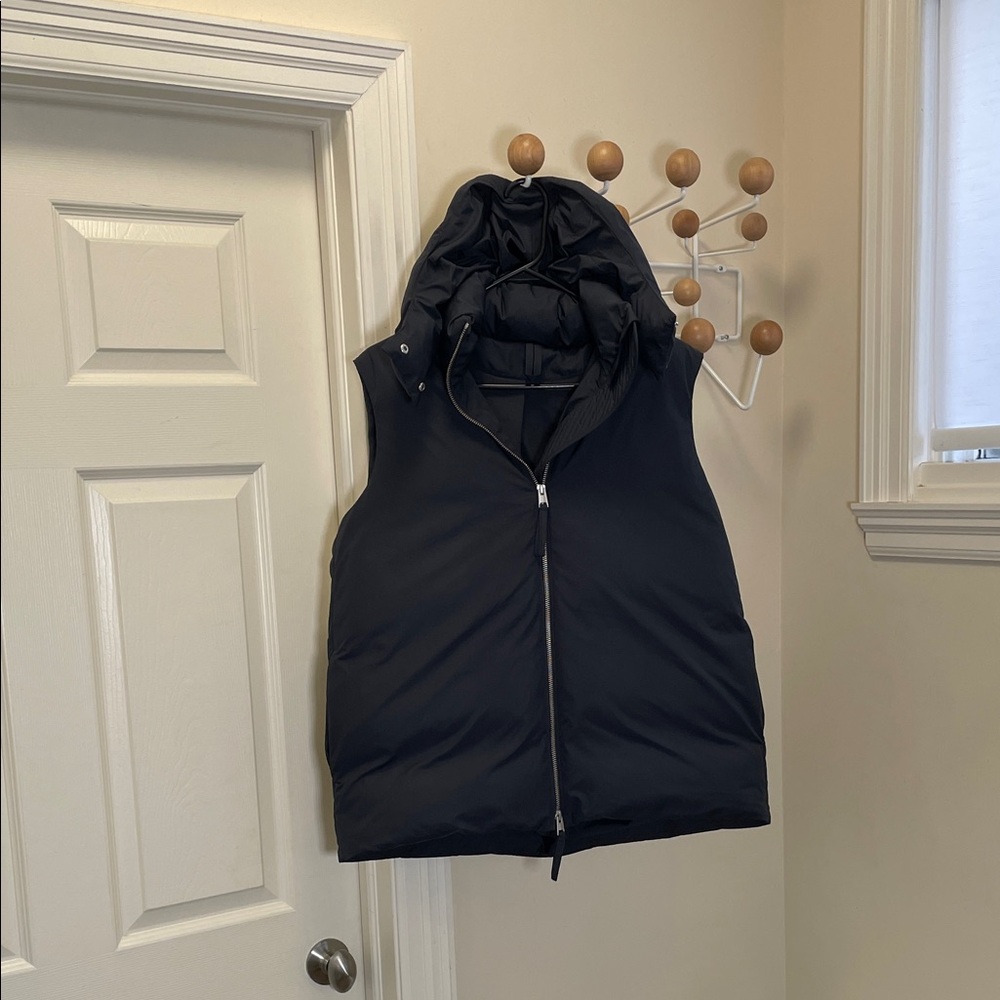 COS Hooded Sleeveless Puffer Jacket - Navy - XS